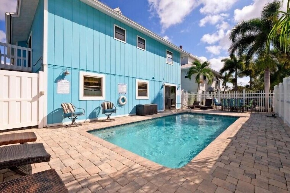 The Oasis Lower in Fort Myers Beach, United States