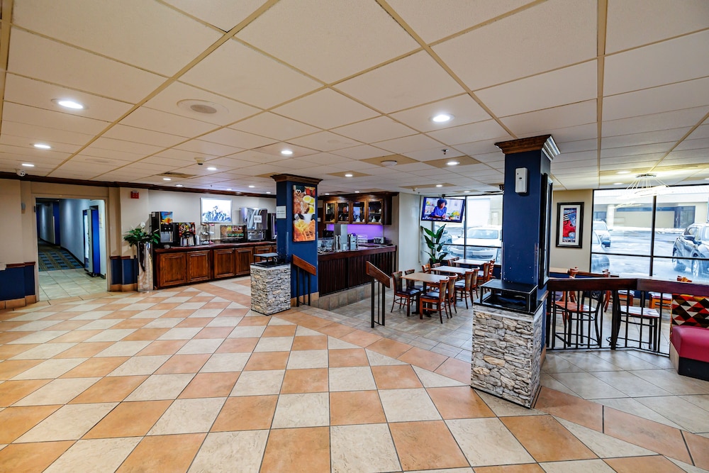 New Victorian Inn & Suites - photo 2