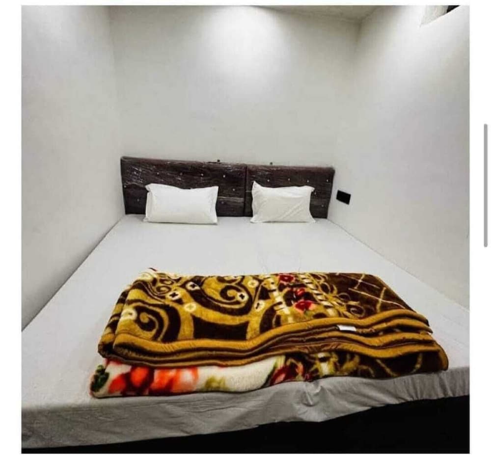 Bholashankara Vasavi Annapurna Satram - last minute hotel in Varanasi