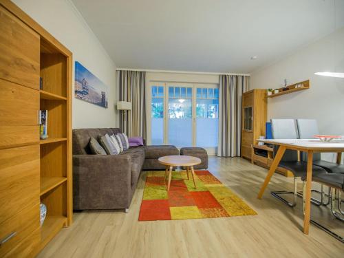 Dünenpark Binz Komfortplus Ferienwohnung mit 1 Schlafzimmer und Balkon im Obergeschoss 253 — 4-Star Luxury Hotel in Ostseebad Binz, Germany