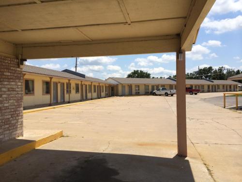 Lake Shore Motel - photo 39