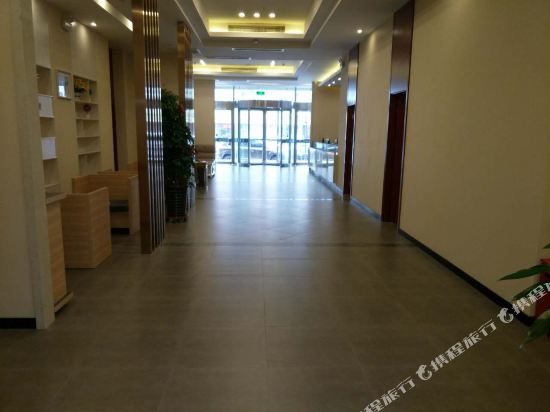 City Hotel — Belgrade — photo 3