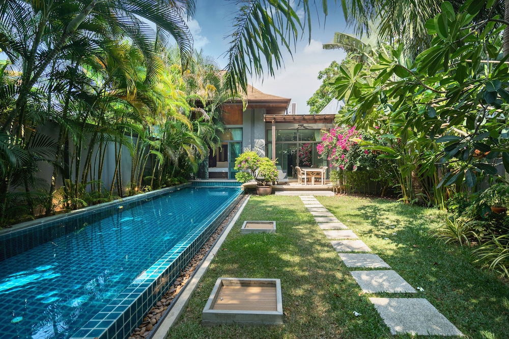 Tropical 2BR Pool Villa Astree in Rawai — 4-Star Luxury Hotel in Rawai, Thailand