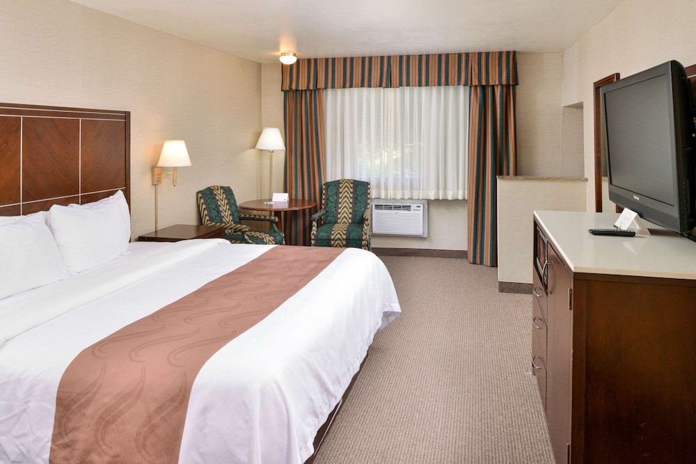 Quality Inn & Suites Walnut City Of Industry - photo 5
