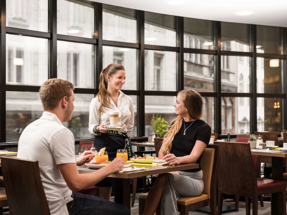 מזון ומשקאות