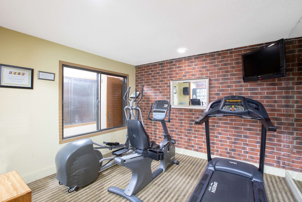 AmericInn by Wyndham Council Bluffs - photo 15