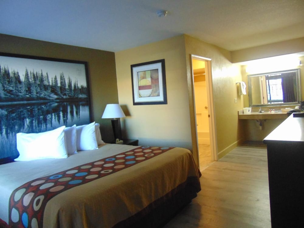 Super 8 by Wyndham Payson - photo 18