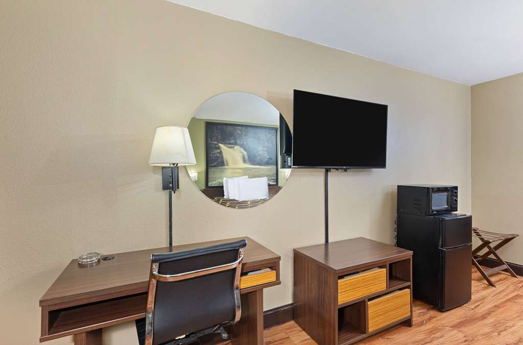 Super 8 by Wyndham Kingsport - photo 21