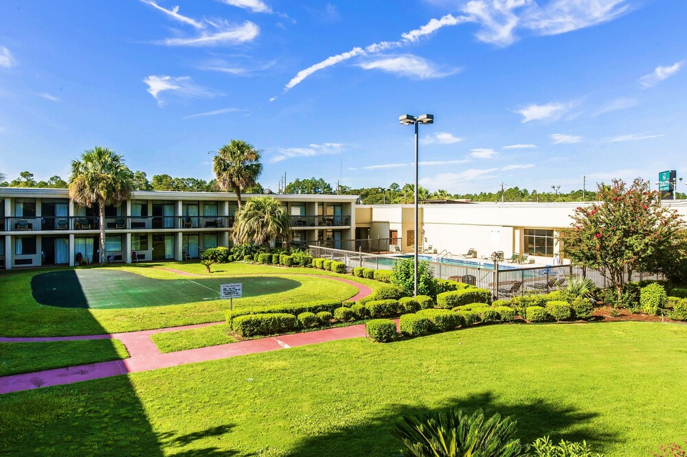 Quality Inn & Suites Waycross - photo 30