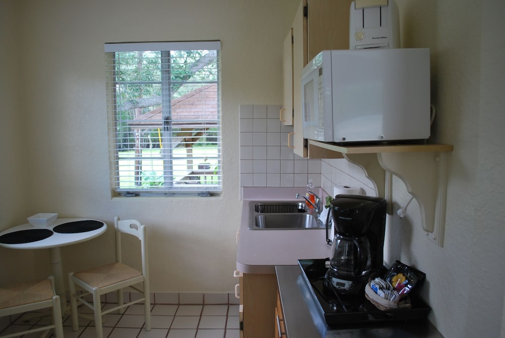 Mar Bay Motel &Suites - photo 28