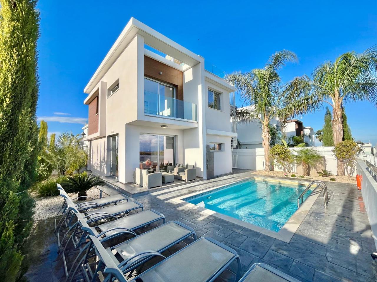 Alasia Villa ll Kapparis — 4-Star Luxury Hotel in Paralimni, Cyprus