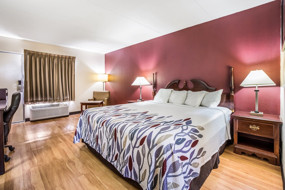 Red Roof Inn Caryville - photo 7