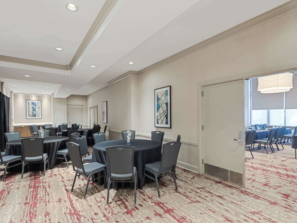 Hilton Garden Inn Chicago Downtown Magnificent Mile - photo 39