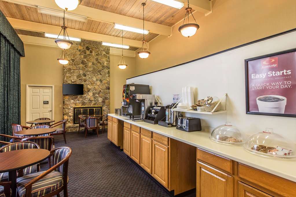 Econo Lodge Thomasville - photo 29
