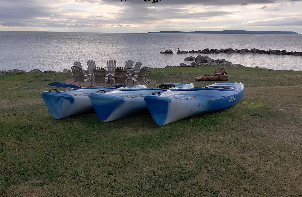 Baymont by Wyndham St. Ignace Lakefront - photo 27