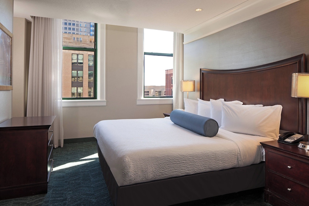 Springhill Suites Marriott Baltimore Downtown Inner Harbor - photo 6