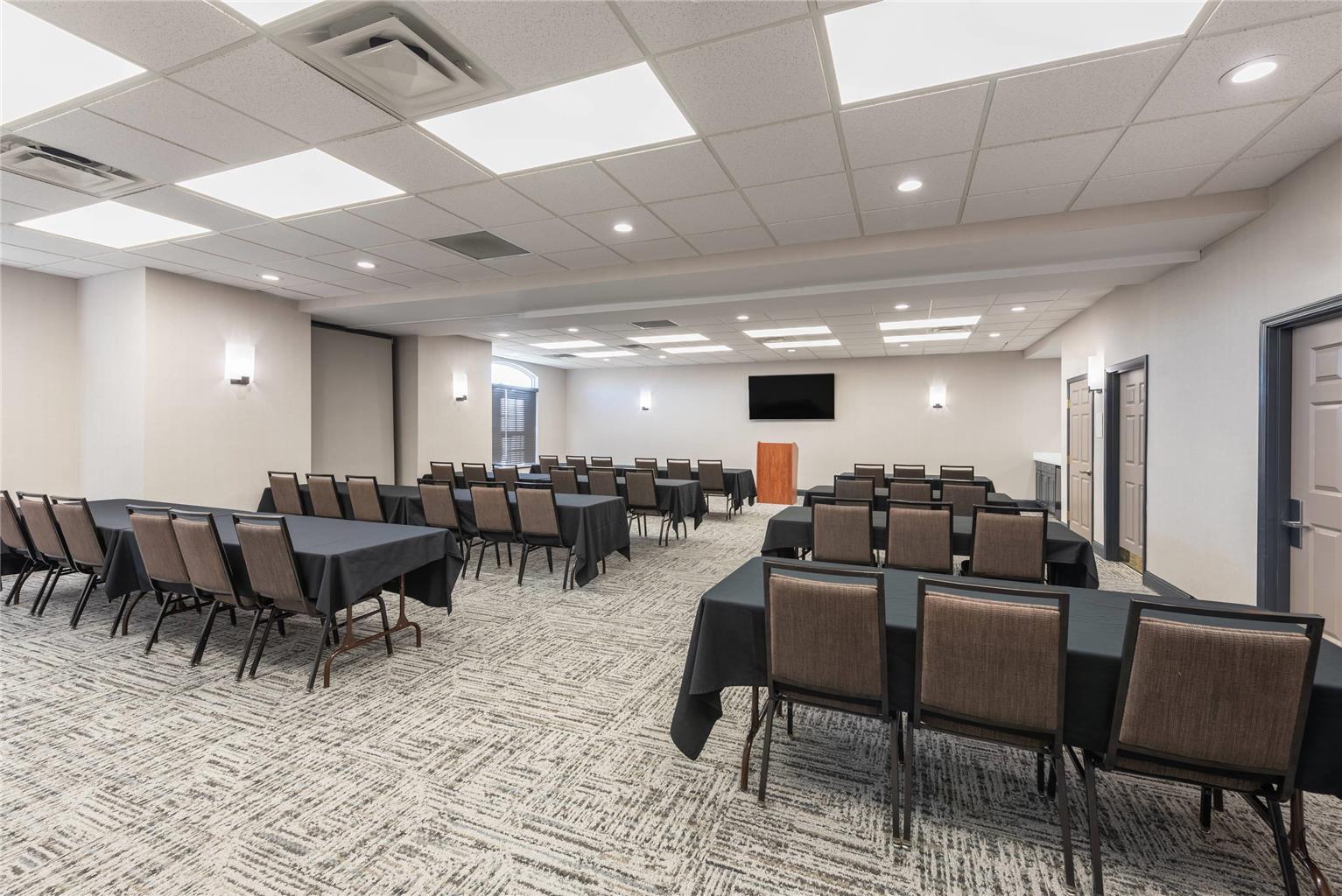 Country Inn & Suites by Radisson Findlay OH - photo 61