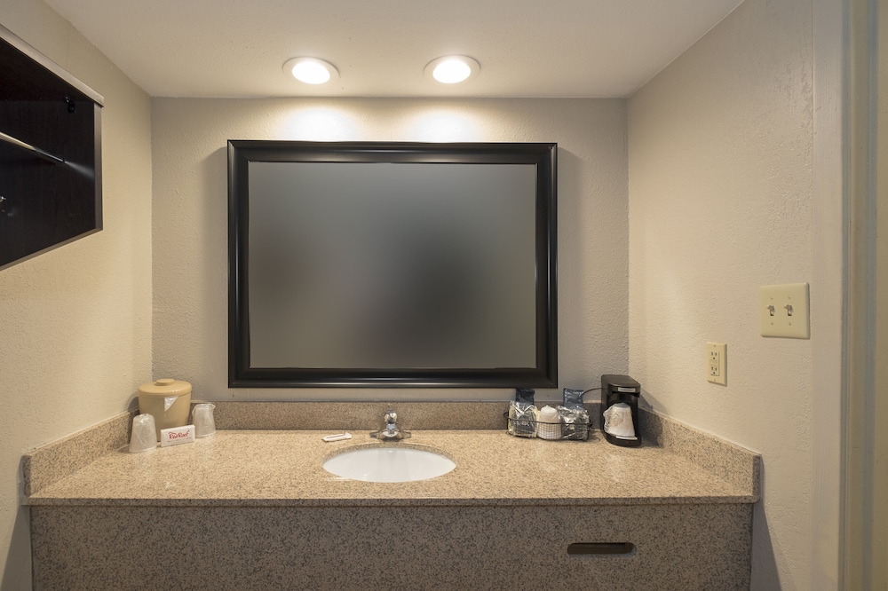 Red Roof Inn Mobile North Saraland - photo 21