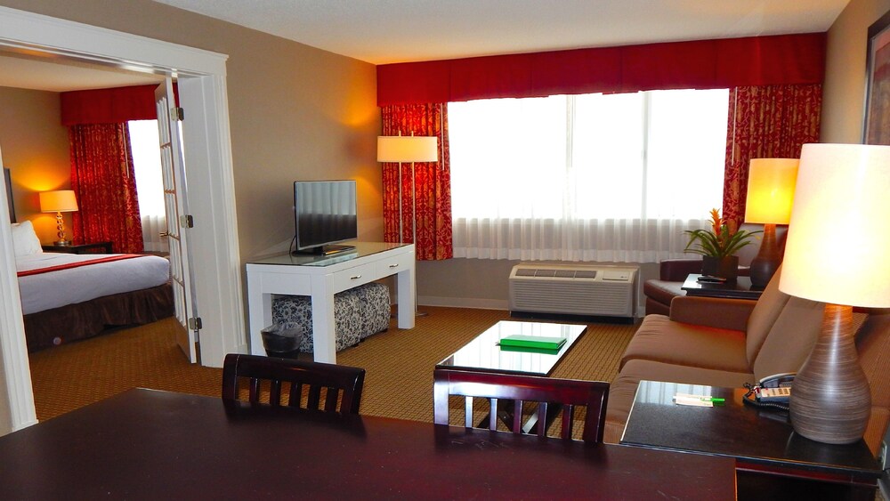 Holiday Inn Hotel & Suites Boston Peabody by IHG - photo 6