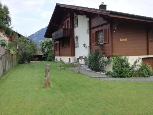Apartmenthaus Kreuzbuche — hotel in Fluehli