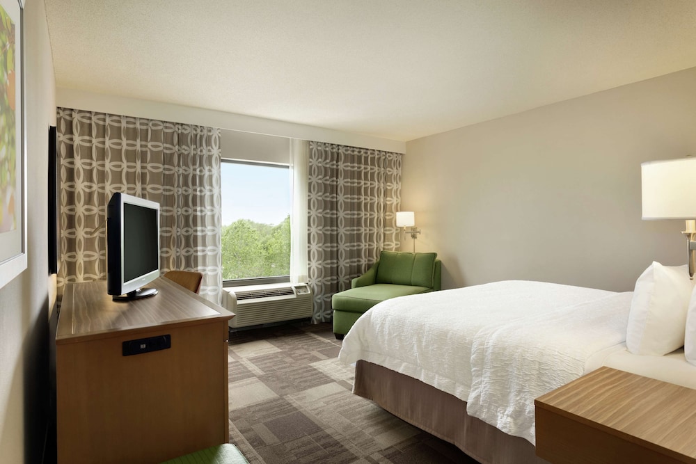 Hampton Inn & Suites Largo - photo 12