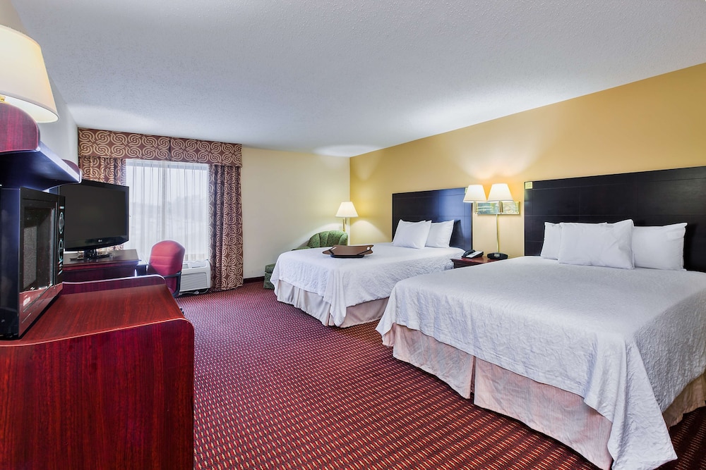 Hampton Inn Conyers - photo 11