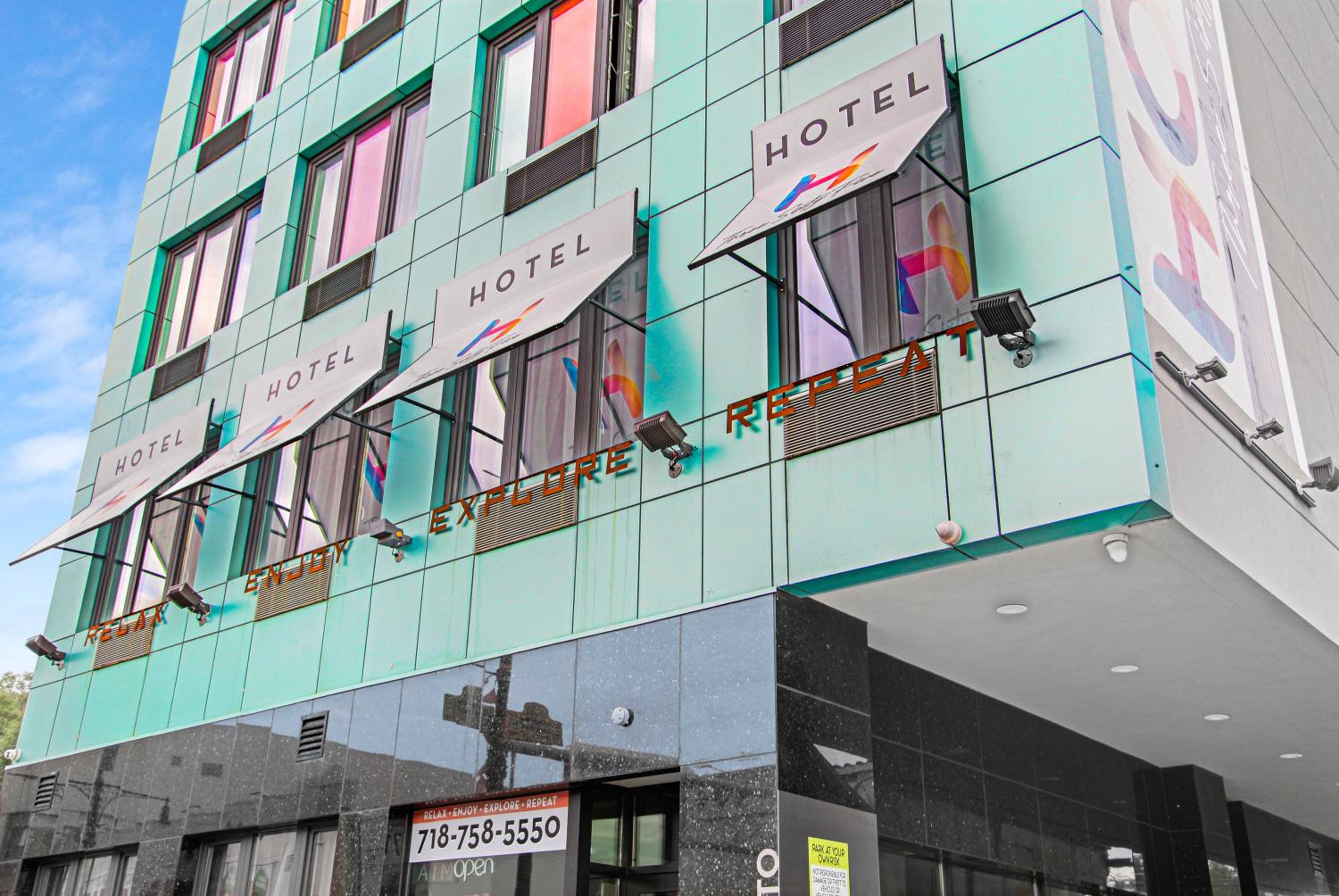 Hotel 365 Bronx - photo 8