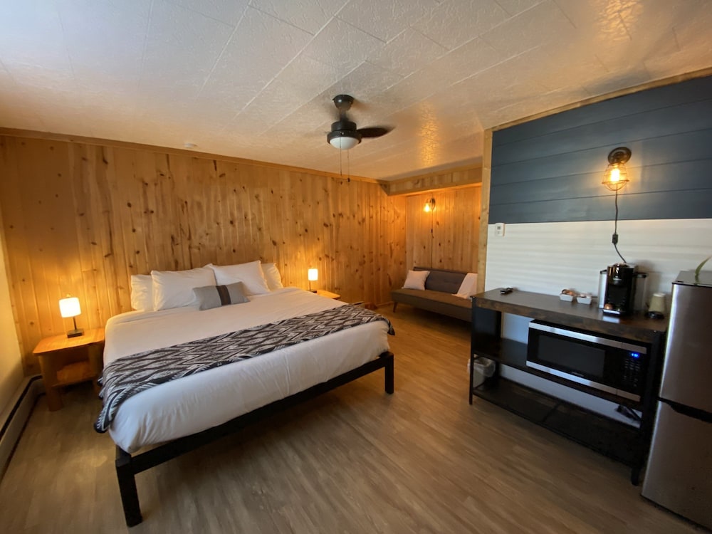 Columbia Point Resort - photo 12