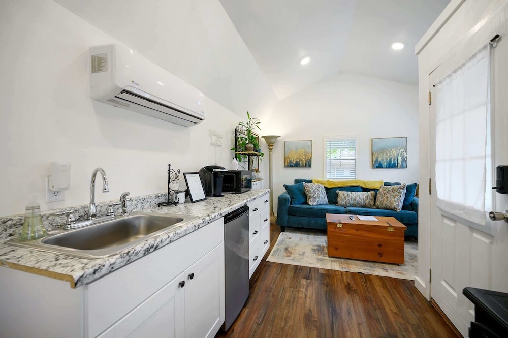 To the Moon Cozy Studio for 2 in Broken Bow, United States