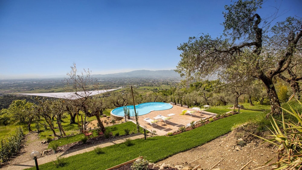 Villa Desiderio 7 in Pistoia — 4-Star Luxury Hotel in Pistoia, Italy