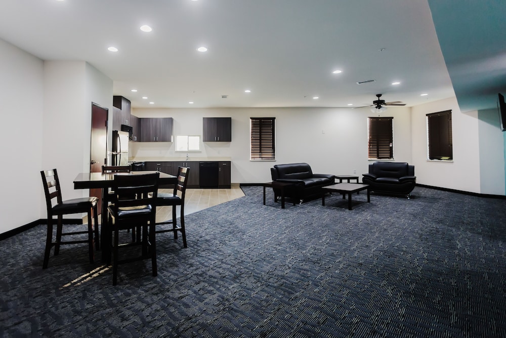 Palacio Royale Inn Boutique Katy - photo 42