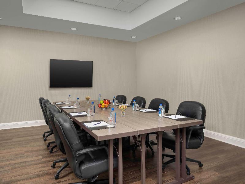DoubleTree by Hilton Chicago O'Hare Airport Rosemont - photo 20