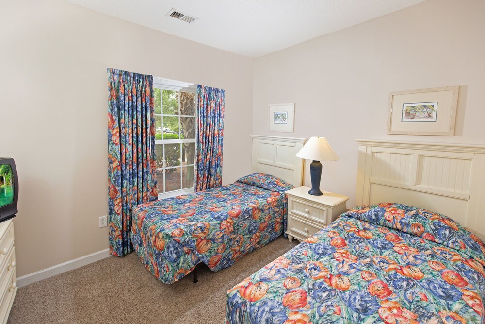 Barefoot Resort & Yacht Club - photo 23