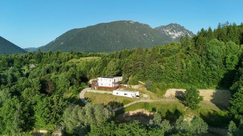 Panoramic Paradise Estate Sauna & Pool — 4-Star Luxury Hotel in Zarnesti, Romania