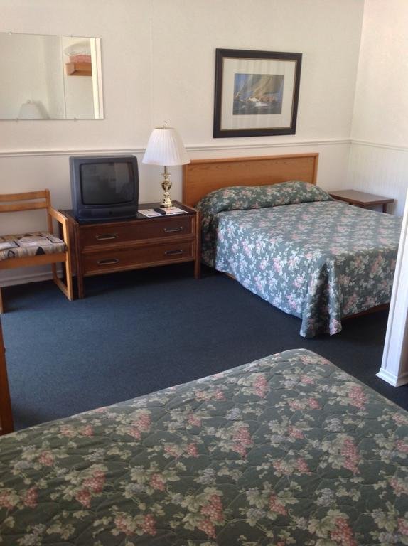 Cedar Vista Motel in Tobermory, Canada