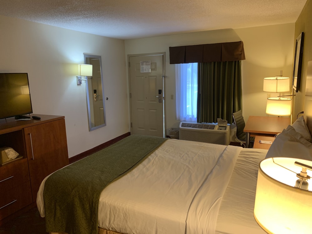 Baymont by Wyndham Cave City - photo 7