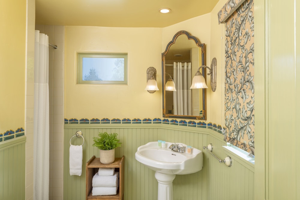 The Pierpont Inn - photo 26