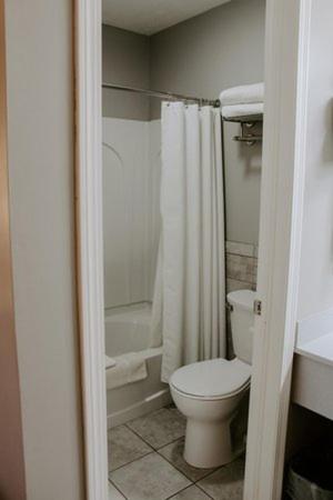 Berlin Village Inn - photo 9