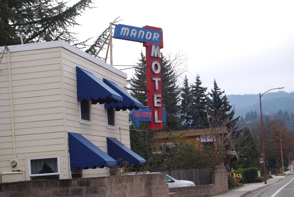 The Manor Motel - photo 71