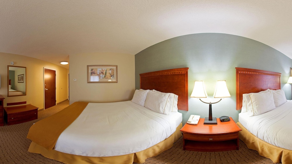 Holiday Inn Express & Suites Covington by IHG - photo 3