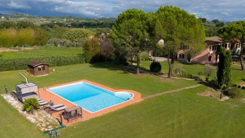 Villa Regina Elena Vittoria by Vacavilla — 4-Star Luxury Hotel in Porcari, Italy