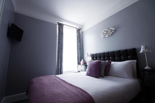 Woodlands Guest House — 4-Star Luxury Hotel in Brixham, United Kingdom