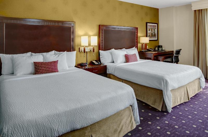 Courtyard by Marriott Kansas City Country Club Plaza - photo 31