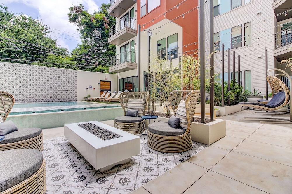 Sentral East Austin at 1614 E Sixth — 4-Star Luxury Hotel in Austin, United States
