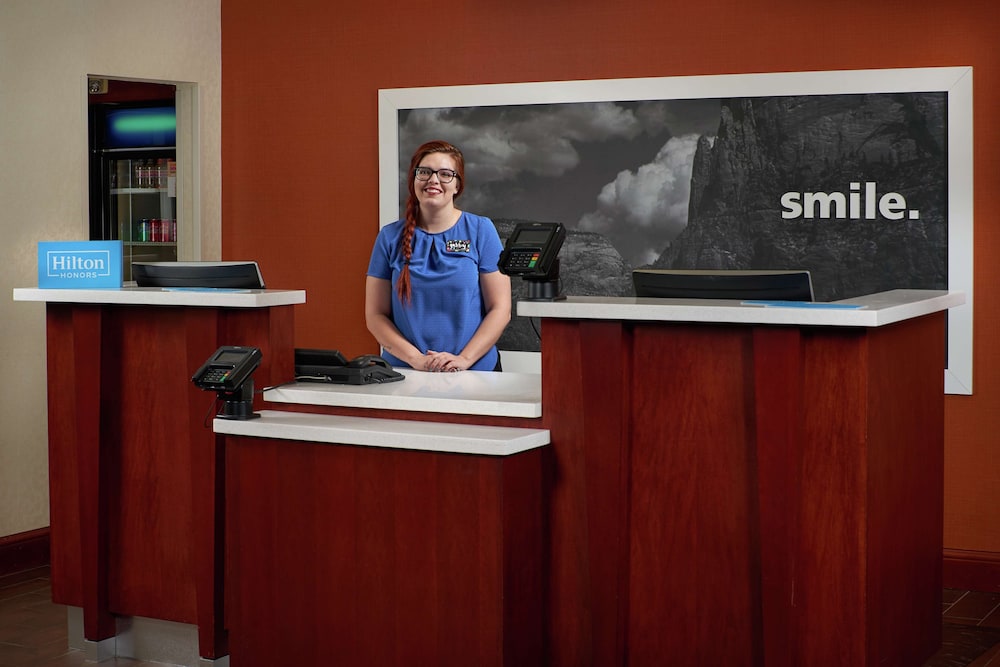 Hampton Inn & Suites Roswell - photo 4