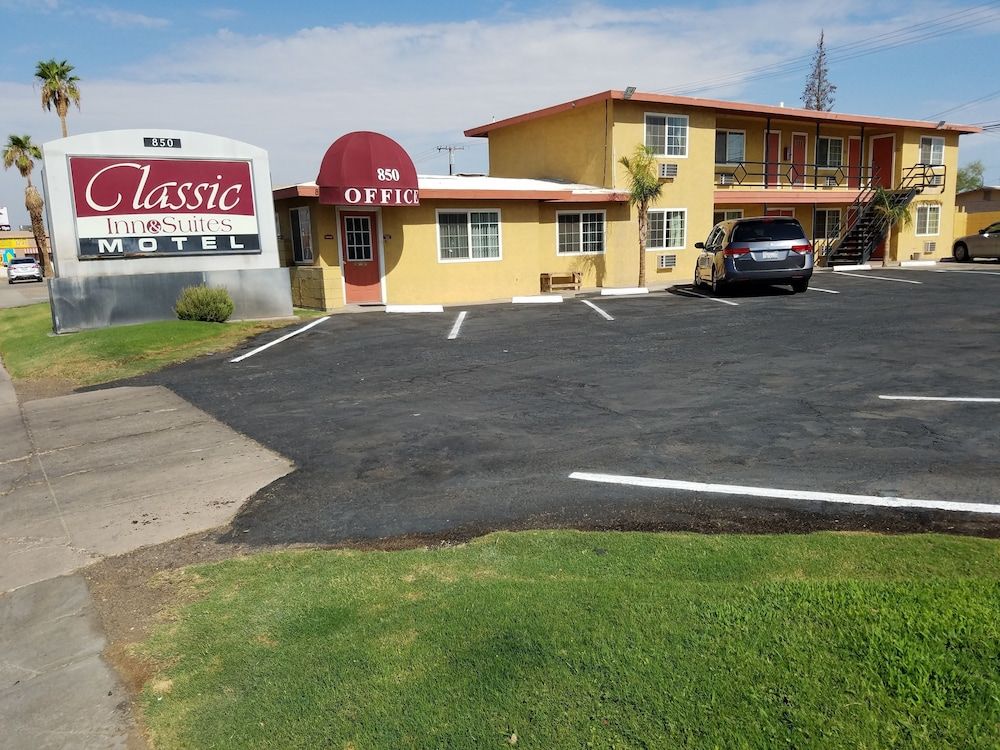 Classic Inn & Suites - photo 9