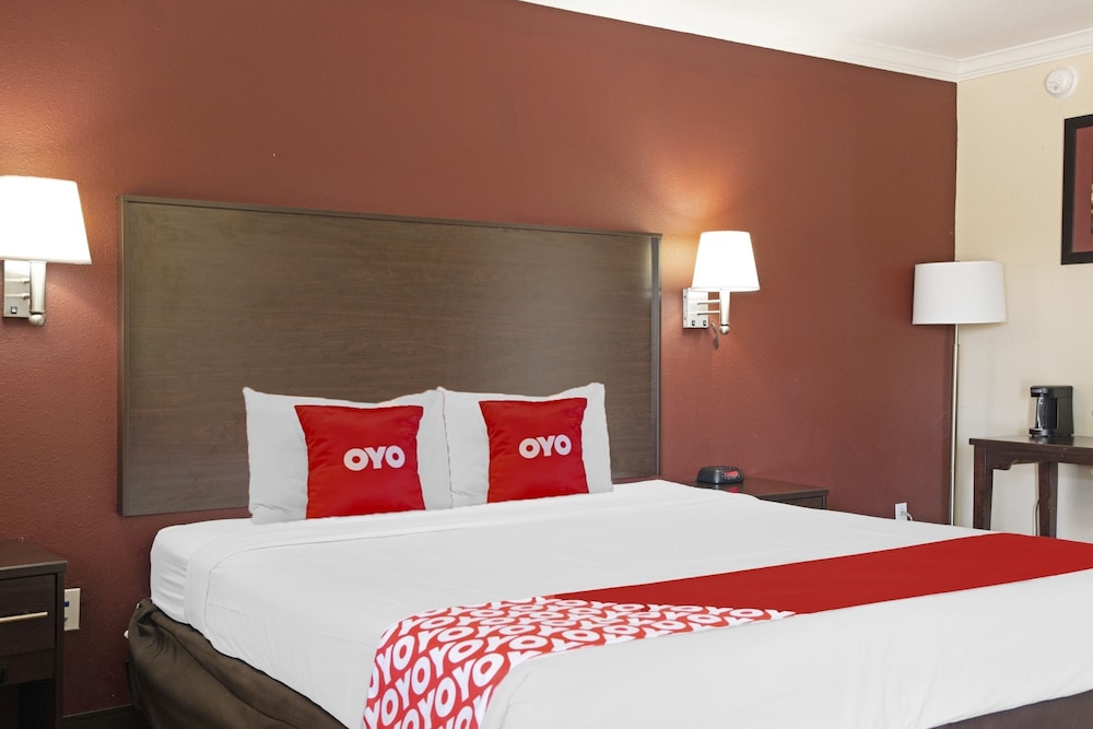 OYO Hotel McAllen Airport South - photo 11