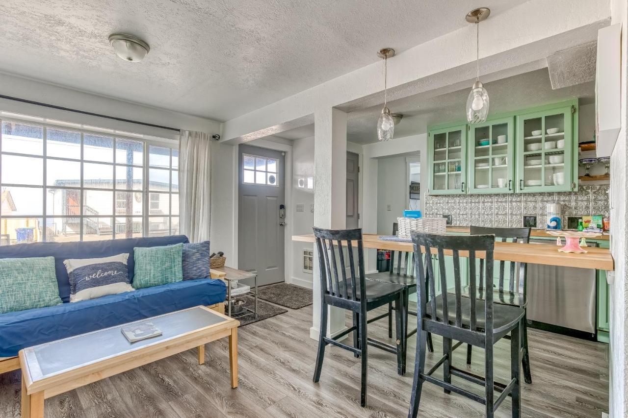 Cake by the Ocean in Lincoln, United States