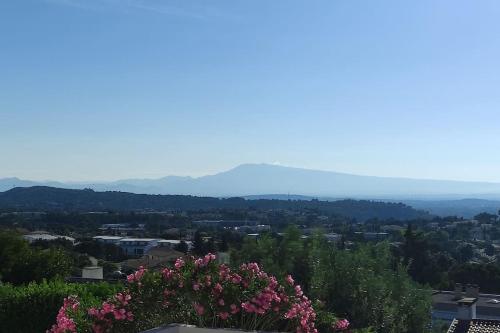 Le Petit Clos Des Chenes 100 Privatif in Villeneuve-Les-Avignon, France