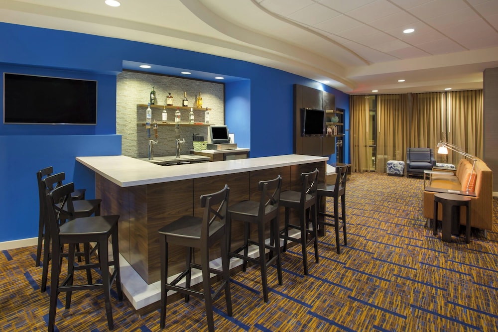 Courtyard by Marriott Austin Airport - photo 2